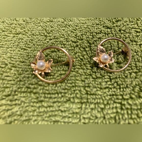 Estate Jewelry - Vintage Brooch Pearl Leaf Small  (Set of 2)